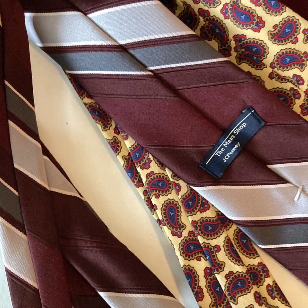 Assorted silk ties 4 in group - Picture 8 of 8